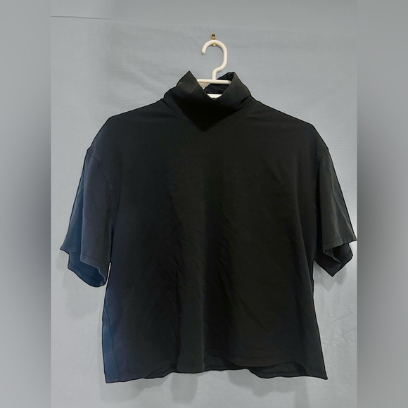 Lululemon Mock Neck/Turtleneck Relaxed Black T-Shirt - Picture 2 of 4